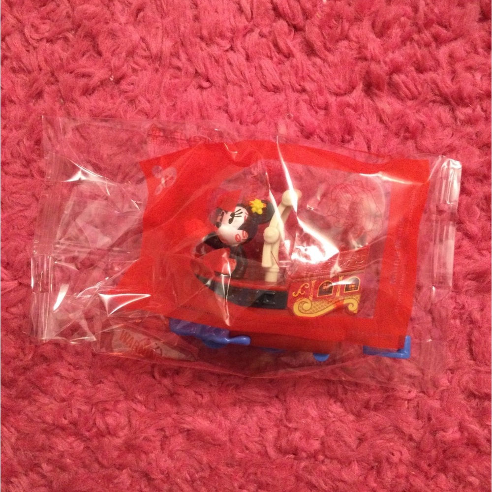 4/$15 🌻 NWT 50th Anniversary #7 Minnie Mouse Pirates of the Caribbean McDonalds